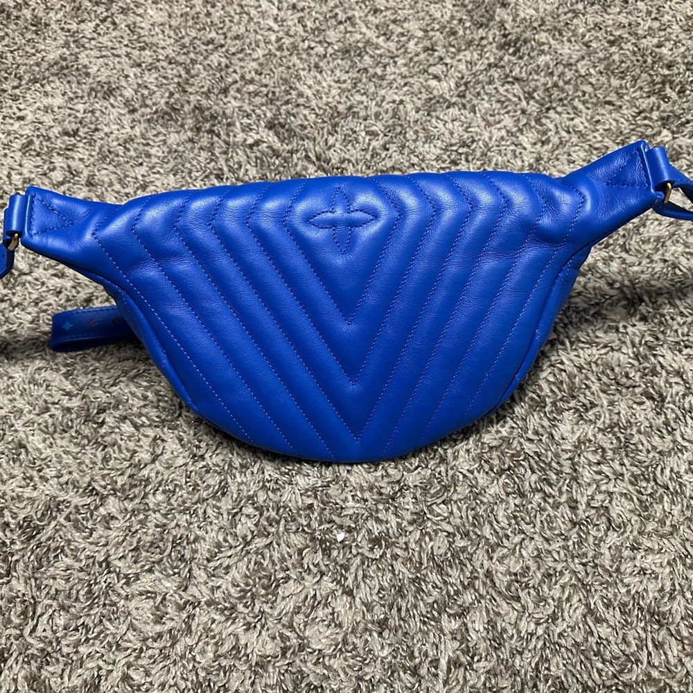 Louis Vuitton Vibrant Blue Quilted Crossbody Bag - Picture 5 of 6